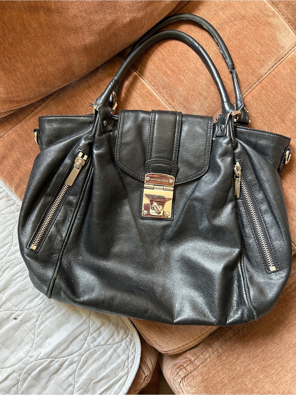 Michael Michael kors Black Leather Tote turnlock 2 way Bag silver Hardware